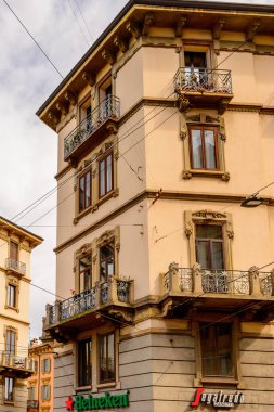 Milano, İtalya - 2 Mayıs 2014: Lombardiya'nın başkenti Milano'nun merkezinin mimarisi. Milan, 2015 Universal Fuarı'na ev sahipliği yapıyor