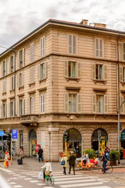 Milano, İtalya - 2 Mayıs 2014: Lombardiya'nın başkenti Milano'nun merkezinin mimarisi. Milan, 2015 Universal Fuarı'na ev sahipliği yapıyor