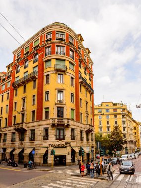 Milano, İtalya - 2 Mayıs 2014: Lombardiya'nın başkenti Milano'nun merkezinin mimarisi. Milan, 2015 Universal Fuarı'na ev sahipliği yapıyor