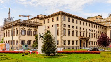 Milano, İtalya - 2 Mayıs 2014: Lombardiya'nın başkenti Milano'nun merkezinin mimarisi. Milan, 2015 Universal Fuarı'na ev sahipliği yapıyor