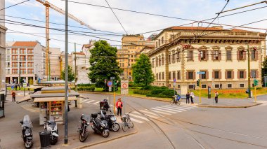 Milano, İtalya - 2 Mayıs 2014: Lombardiya'nın başkenti Milano'nun merkezinin mimarisi. Milan, 2015 Universal Fuarı'na ev sahipliği yapıyor