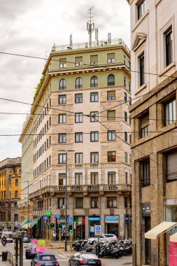 Milano, İtalya - 2 Mayıs 2014: Lombardiya'nın başkenti Milano'nun merkezinin mimarisi. Milan, 2015 Universal Fuarı'na ev sahipliği yapıyor