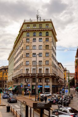 Milano, İtalya - 2 Mayıs 2014: Lombardiya'nın başkenti Milano'nun merkezinin mimarisi. Milan, 2015 Universal Fuarı'na ev sahipliği yapıyor