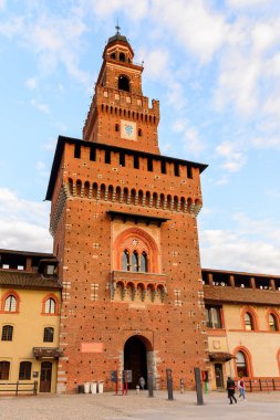 Milan, İtalya - 2 Mayıs 2016: Sforza Castle (Castello Sforzesco), Milan, İtalya'da bir kale. 15. yüzyılda Milano Dükü Francesco Sforza tarafından inşa edilmiştir.