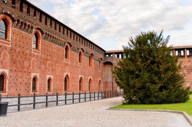Milan, İtalya - 2 Mayıs 2016: Sforza Castle (Castello Sforzesco), Milan, İtalya'da bir kale. 15. yüzyılda Milano Dükü Francesco Sforza tarafından inşa edilmiştir.