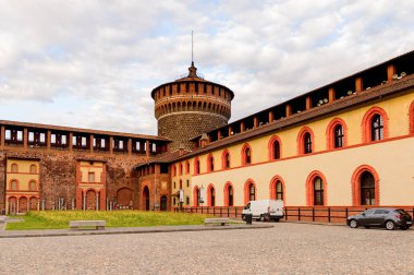 Milan, İtalya - 2 Mayıs 2016: Sforza Castle (Castello Sforzesco), Milan, İtalya'da bir kale. 15. yüzyılda Milano Dükü Francesco Sforza tarafından inşa edilmiştir.