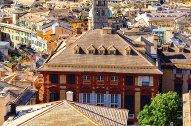 Cenova, İtalya - 4 Mayıs 2016: Cenova Eski Limanı'nın havadan görünümü. Cenova, Liguria'nın başkenti ve İtalya'nın altıncı büyük şehridir.