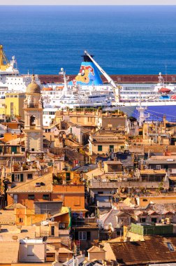 Cenova, İtalya - 4 Mayıs 2016: Cenova Limanı. Cenova, Liguria'nın başkenti ve İtalya'nın altıncı büyük şehridir.