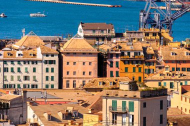 Cenova, İtalya - 4 Mayıs 2016: Cenova Limanı. Cenova, Liguria'nın başkenti ve İtalya'nın altıncı büyük şehridir.