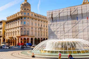 Cenova, İtalya - 4 Mayıs 2016: Cenova, İtalya'nın Piazza de Ferrari (Ferrari Meydanı). Cenova, Liguria'nın başkenti ve İtalya'nın altıncı büyük şehridir.