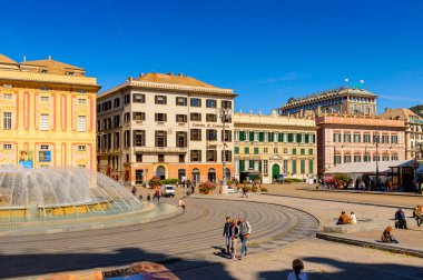 Cenova, İtalya - 4 Mayıs 2016: Cenova, İtalya'nın Piazza de Ferrari (Ferrari Meydanı). Cenova, Liguria'nın başkenti ve İtalya'nın altıncı büyük şehridir.
