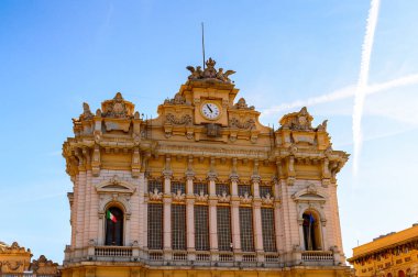 Cenova, İtalya - 4 Mayıs 2016: Cenova Tren Istasyonu, İtalya. Cenova, Liguria'nın başkenti ve İtalya'nın altıncı büyük şehridir.