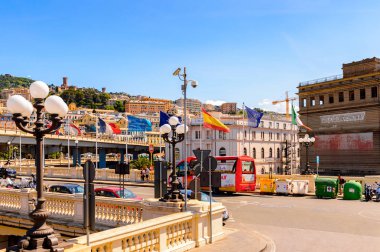 Cenova, İtalya - 4 Mayıs 2016: Cenova Limanı Mimarisi, İtalya. Cenova, Liguria'nın başkenti ve İtalya'nın altıncı büyük şehridir.