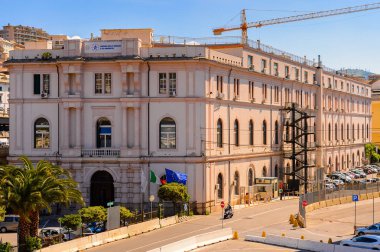 Cenova, İtalya - 4 Mayıs 2016: Cenova Limanı Mimarisi, İtalya. Cenova, Liguria'nın başkenti ve İtalya'nın altıncı büyük şehridir.