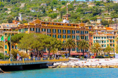 Santa Margherita Ligure, İtalya - 4 Mayıs 2015: Yazın popüler turistik destinasyon olan Santa Margherita Ligure'nin mimarisi