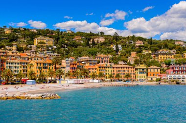Santa Margherita Ligure, İtalya - 4 Mayıs 2015: Santa Margherita Ligure Panoraması, yaz aylarında popüler turistik destinasyondur