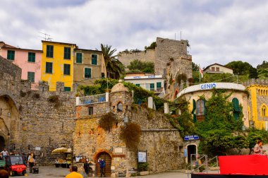 Porto Venere, İtalya - 5 Mayıs 2016: Porto Venere, İtalya. P Venere ve Cinque Terre köyleri Unesco Dünya Mirası.