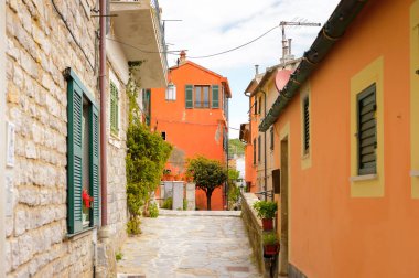 Porto Venere, İtalya - 5 Mayıs 2016: Porto Venere, İtalya. P Venere ve Cinque Terre köyleri Unesco Dünya Mirası.