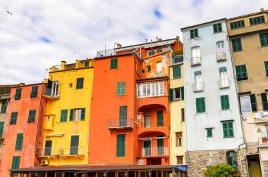 Porto Venere, İtalya - 5 Mayıs 2016: Marina (riviera) Porto Venere, İtalya. P Venere ve Cinque Terre köyleri Unesco Dünya Mirası.