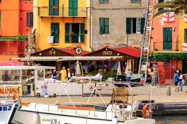 Porto Venere, İtalya - 5 Mayıs 2016: Porto Venere Feribot iskelesi, İtalya. Porto Venere ve Cinque Terre köyleri Unesco Dünya Mirası.