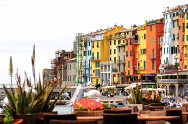 Porto Venere, İtalya - 5 Mayıs 2016: Porto Venere, İtalya' nın mimarisi. Porto Venere ve Cinque Terre köyleri Unesco Dünya Mirası.