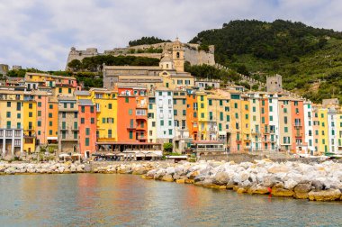 Porto Venere, İtalya - 5 Mayıs 2016: Porto Venere, İtalya. P Venere ve Cinque Terre köyleri Unesco Dünya Mirası.