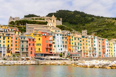 Porto Venere, İtalya - 5 Mayıs 2016: Porto Venere, İtalya. P Venere ve Cinque Terre köyleri Unesco Dünya Mirası.
