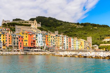 Porto Venere, İtalya - 5 Mayıs 2016: Porto Venere, İtalya. P Venere ve Cinque Terre köyleri Unesco Dünya Mirası.