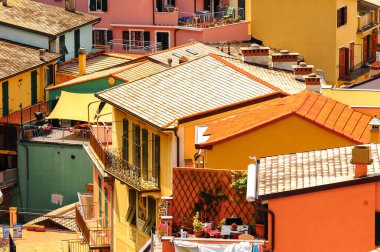 Manarola, İtalya - 5 Mayıs 2016: Manarola Mimarisi (Manaea), La Spezia, Liguria, İtalya. Unesco Dünya Mirası Listesi'ndeki Cinque Terre topraklarından biri.