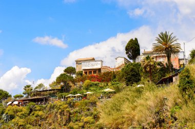 Manarola, İtalya - 5 Mayıs 2016: Manarola (Manaea), La Spezia, Liguria, İtalya. Unesco Dünya Mirası Listesi'ndeki Cinque Terre topraklarından biri.