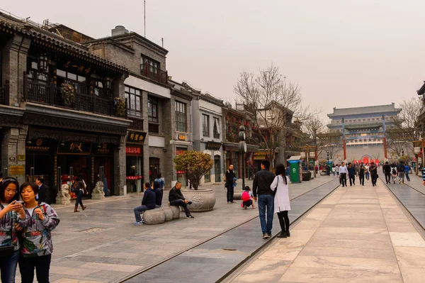 Beijing China Abr 2016 Calle Qianmen Famosa Calle Comercial Beijing —  Fotos de Stock