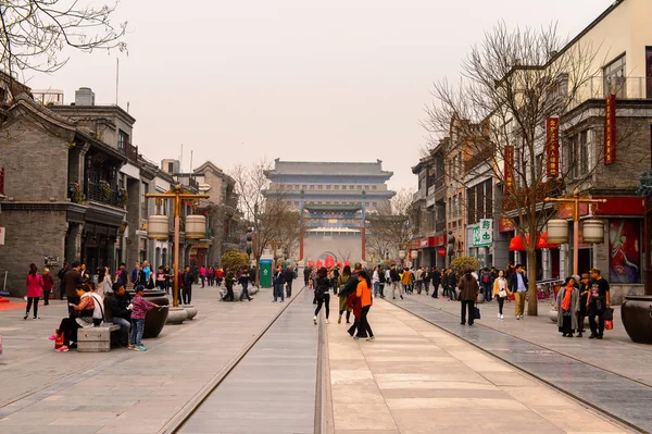 Peking Čína Duben 2016 Qianmen Street Slavná Obchodní Ulice Pekingu — Stock fotografie