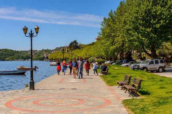 Kastoria Greece Apr 2016 Shore Lake Orestiada Kastoria West Macedonia — Stock Photo, Image