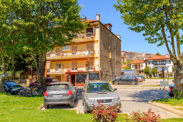 Kastoria, Yunanistan - 21 Nisan 2016: Kastoria Mimarisi, Batı Makedonya, Yunanistan. Şehir birçok Bizans kilisesi, Osmanlı dönemi mimarisi ile ünlüdür.