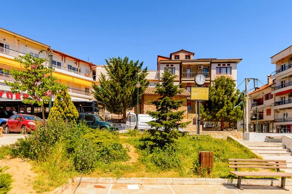 Kastoria, Yunanistan - 21 Nisan 2016: Kastoria Mimarisi, Batı Makedonya, Yunanistan. Şehir birçok Bizans kilisesi, Osmanlı dönemi mimarisi ile ünlüdür.