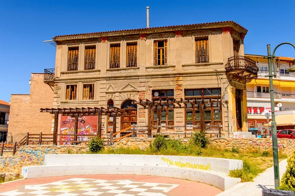 Kastoria, Yunanistan - 21 Nisan 2016: Kastoria Mimarisi, Batı Makedonya, Yunanistan. Şehir birçok Bizans kilisesi, Osmanlı dönemi mimarisi ile ünlüdür.