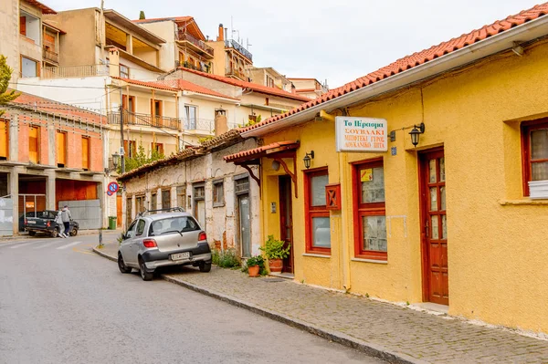 Delphi, Yunanistan -Nis 22, 2016: Otel Delphi Arkeolojik Alanı yakınındaki küçük bir kasabada. Bu kasaba Arkeoloji Parkı ziyaret etmeden önce gece geçirmek için en iyi yoldur.