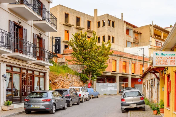 Delphi, Yunanistan -Nis 22, 2016: Otel Delphi Arkeolojik Alanı yakınındaki küçük bir kasabada. Bu kasaba Arkeoloji Parkı ziyaret etmeden önce gece geçirmek için en iyi yoldur.