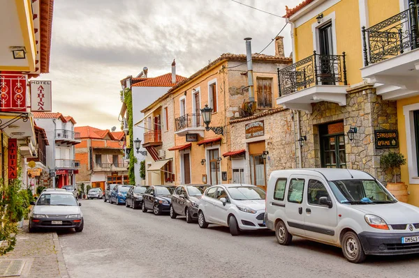 Delphi, Yunanistan -Nis 22, 2016: Otel Delphi Arkeolojik Alanı yakınındaki küçük bir kasabada. Bu kasaba Arkeoloji Parkı ziyaret etmeden önce gece geçirmek için en iyi yoldur.