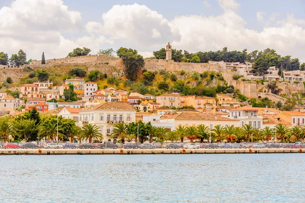 Nafplio, Yunanistan - 24 Nisan 2016: Yunanistan'ın Mora bölgesinde bir liman kenti olan Nafplio'nun mimarisi