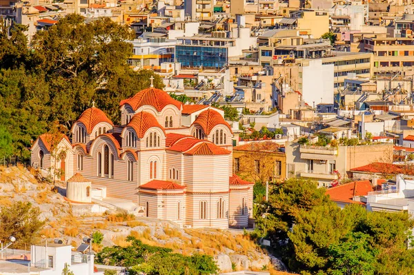 Atina, Yunanistan - 25 Nisan 2016: Atina'nın havadan görünümü, Yunanistan. Atina Yunanistan'ın başkenti ve dünyanın en eski şehirlerinden biridir
