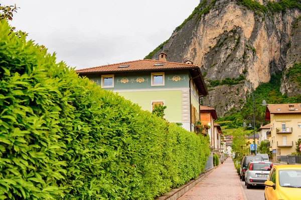 Mezzocorona, İtalya - 2 Mayıs 2016: Mezzocorona,İtalya'nın mimarisi. Kuzey İtalya bölgesinde Trentino-Alto Adige Sudtirol Trentino bir komün