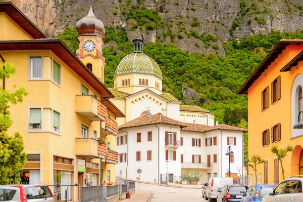 Mezzocorona Itálie Května 2016 Kostel Mezzocoroně Itálie Comune Trentino Severním — Stock fotografie