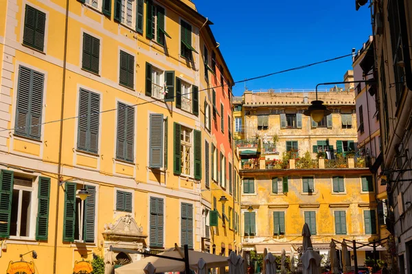 Cenova, İtalya - 4 Mayıs 2016: Cenova'nın Mimarisi, İtalya. Cenova, Liguria'nın başkenti ve İtalya'nın altıncı büyük şehridir.