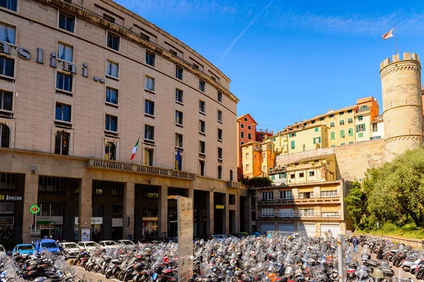 Cenova, İtalya - 4 Mayıs 2016: Cenova'nın Mimarisi, İtalya. Cenova, Liguria'nın başkenti ve İtalya'nın altıncı büyük şehridir.