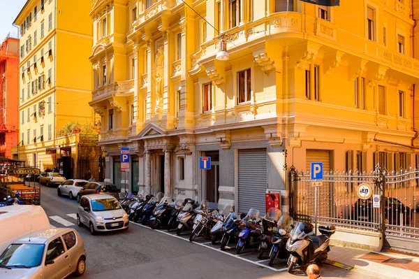 Cenova, İtalya - 4 Mayıs 2016: Cenova'nın Mimarisi, İtalya. Cenova, Liguria'nın başkenti ve İtalya'nın altıncı büyük şehridir.