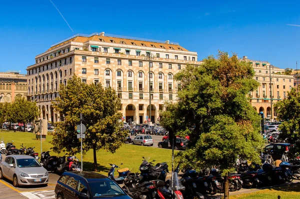 Cenova, İtalya - 4 Mayıs 2016: Cenova'nın Mimarisi, İtalya. Cenova, Liguria'nın başkenti ve İtalya'nın altıncı büyük şehridir.