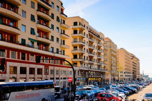 Cenova, İtalya - 4 Mayıs 2016: Cenova'nın Mimarisi, İtalya. Cenova, Liguria'nın başkenti ve İtalya'nın altıncı büyük şehridir.