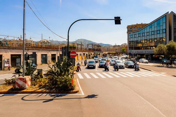 Cenova, İtalya - 4 Mayıs 2016: Cenova'nın Mimarisi, İtalya. Cenova, Liguria'nın başkenti ve İtalya'nın altıncı büyük şehridir.