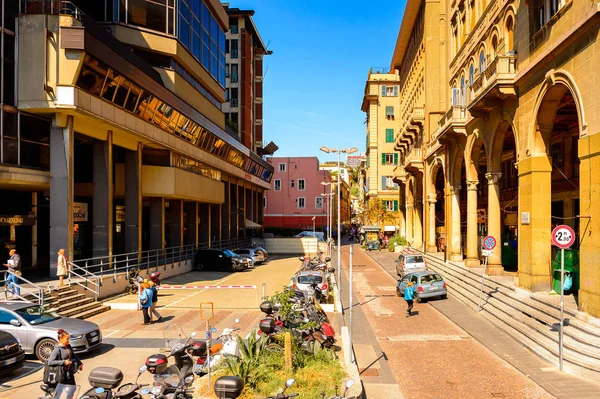 Cenova, İtalya - 4 Mayıs 2016: Cenova'nın Mimarisi, İtalya. Cenova, Liguria'nın başkenti ve İtalya'nın altıncı büyük şehridir.